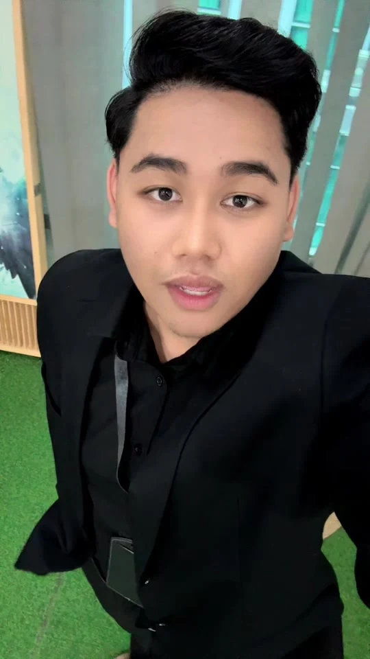 YB Mesra, watak TikTok Kim Kok Enterprise, di pejabat Kuantan.